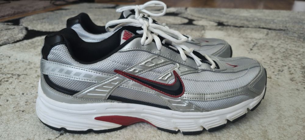 КАТО НОВИ! Маратонки Nike Initiator