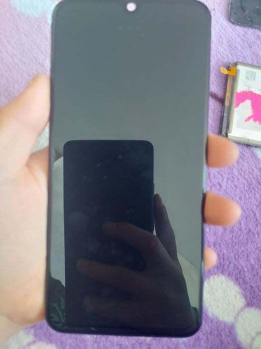 Продам запчасти на Самсунг А40