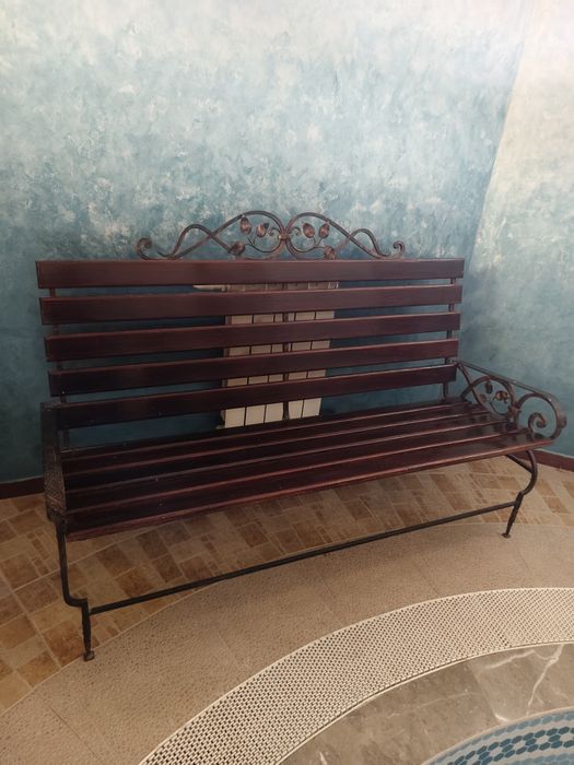Продаётся набор мебели скамейка и кркслаиз ковки и дерева