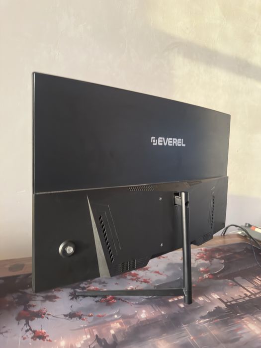 EVEREL 27” 200Hz Gaming Monitor