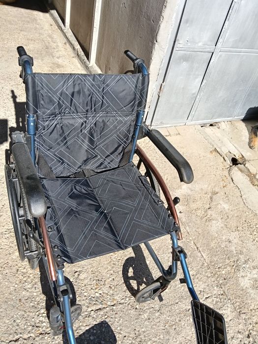 Căruț persoane cu dizabilități manual