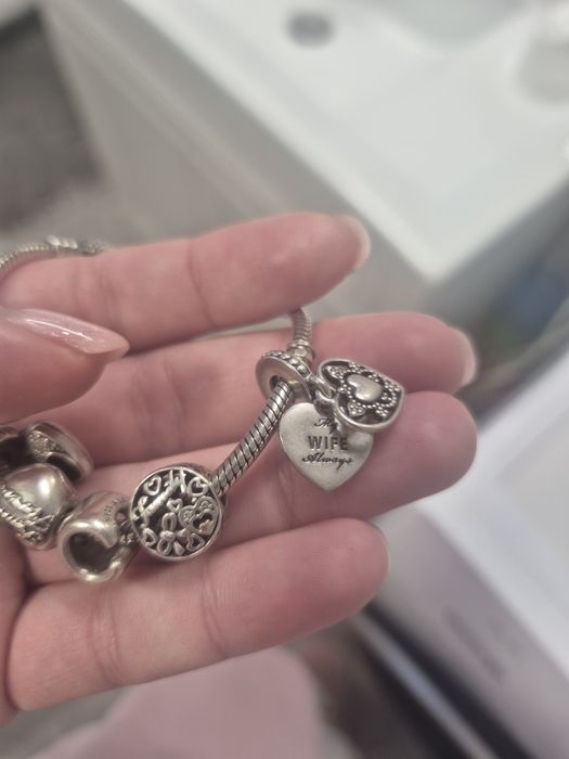 Vând bratara Pandora