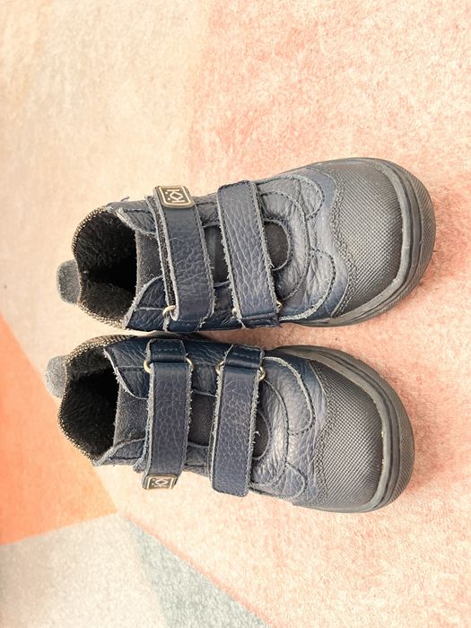 Детски кожени обувки размер 25 и Lasocki  26