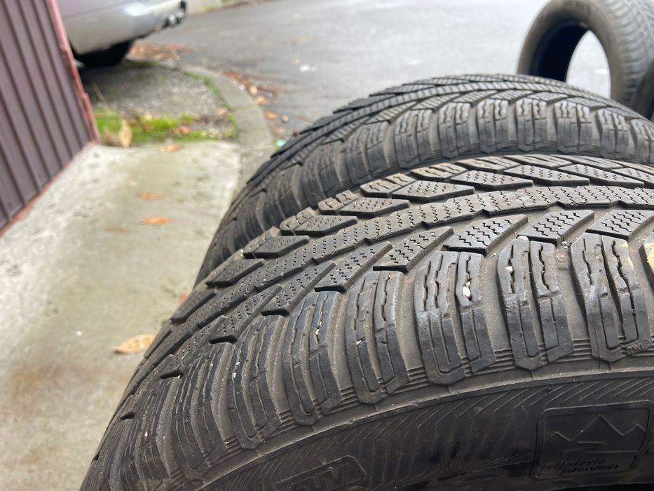 Cauciucuri de iarnă 215/65/17