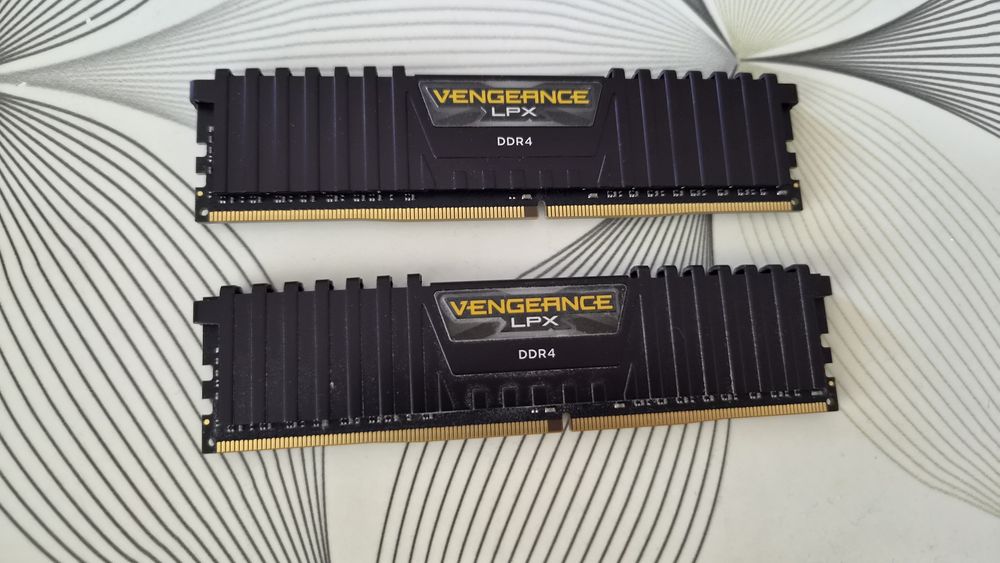 Kit placă 16GB RAM