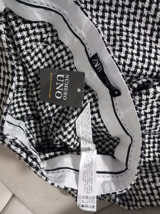 Pantaloni eleganti din tweed drepti cu talie inalta Zara marimea S