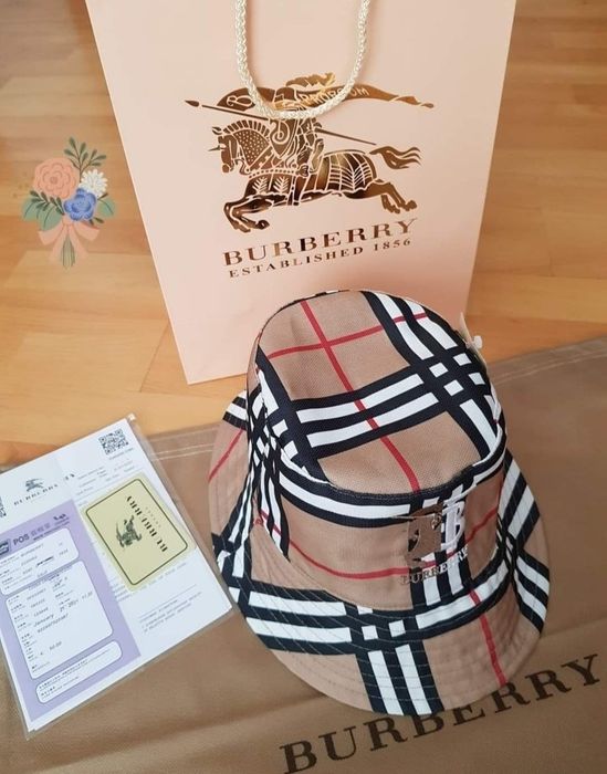 Palarii  unisex, logo brodat, mărime universala,,saculet, etichetă