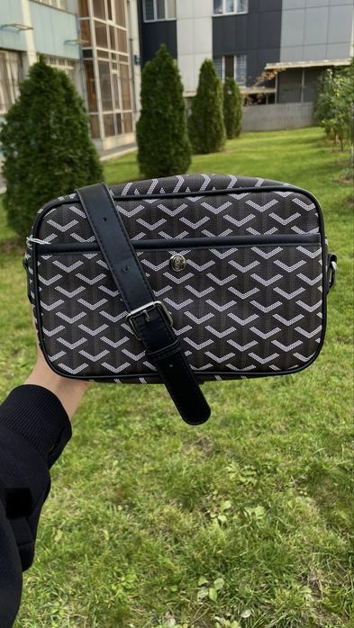 Продам новые барсетки