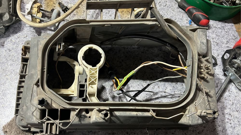 Корпуса фар мерседес w124