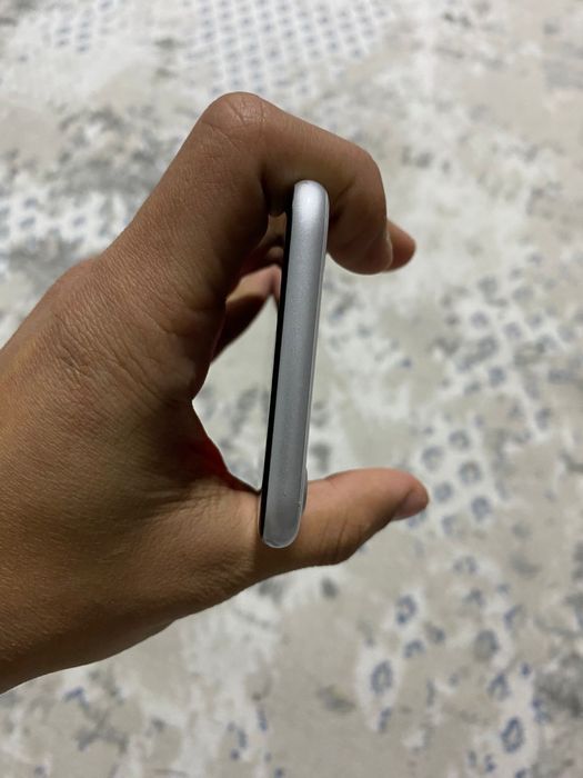 Айфон се 64/75%