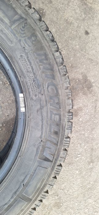 2 бр 215 65 16C Michelin alpin agilis