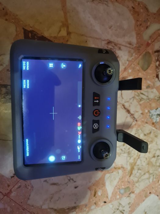 Drona 2 baterii si telecomanda noi noute