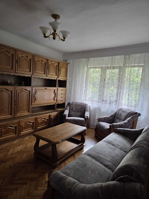 Închiriez apartament 4 camere – Alba Iulia, str. Mircea cel Bătrân (Exclus agenții)