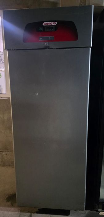 Холодильник промышленный,холодильный шкаф