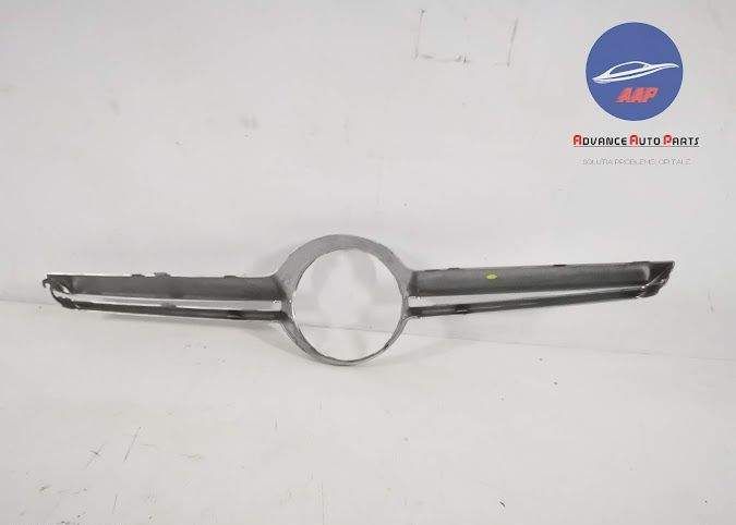 Централна декоративна решетка оригинал Мерцедес-Бенц / Mercedes-Benz A