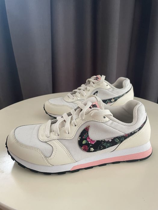 Дамски маратонки Nike 36