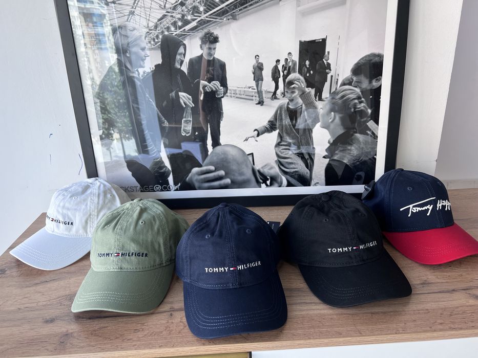 Кепки от Tommy Hilfiger