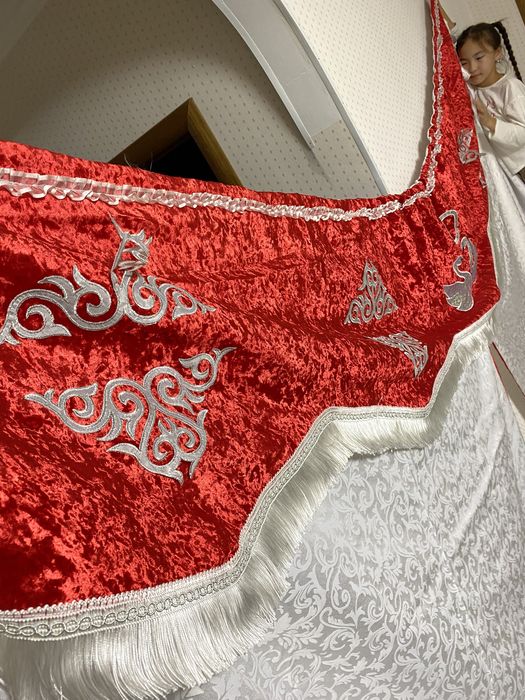 Линдси Лохан толығымен жалаңаш ит стилі