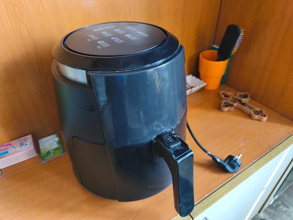 Продавам фритюрник Делимано