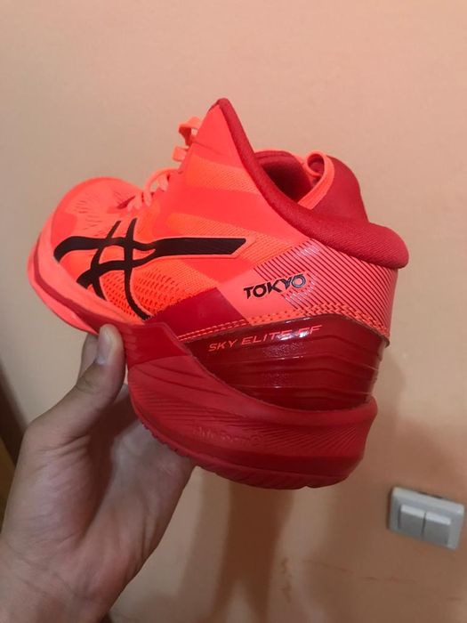 Продам кроссы ASICS Tokyo