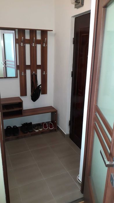 Inchiriez garsoniera Arad-Micalaca et.2 ,cu balcon, str Abrud, langa piata Miorita, aproape de Facultate, complet si modern utilata, ocupabila imediat