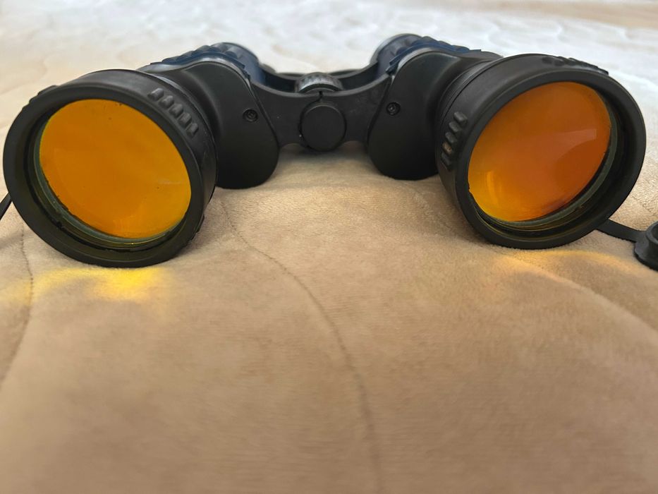 Любителски бинокъл с компас