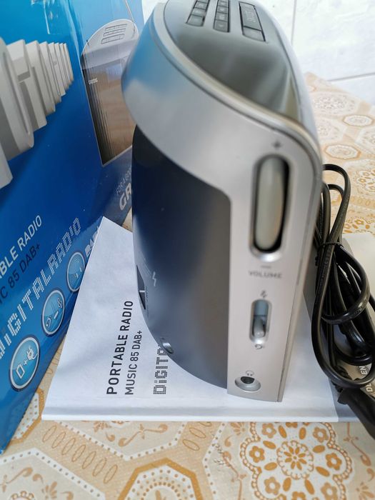 Vand aparat radio Grundig Music 85 DAB+,ca nou, pret 450 lei!