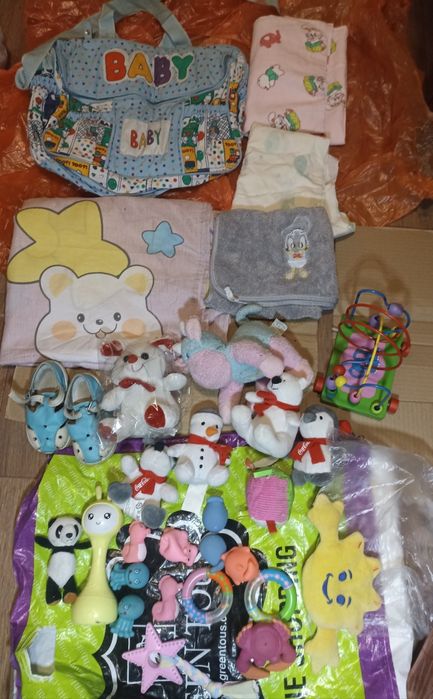 Комбинезон 74 рост , куртка 104р,,Простынь детская