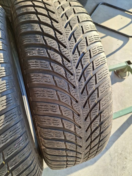 2 Anvelopele de iarnă 215 65 r17 Nokian