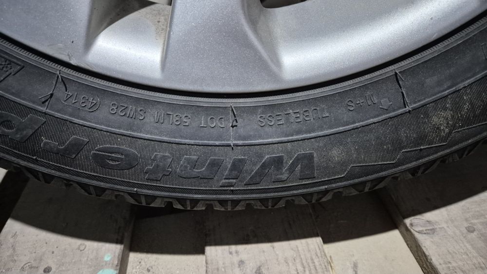 Зимний комплект резина-диск 215/55 R17