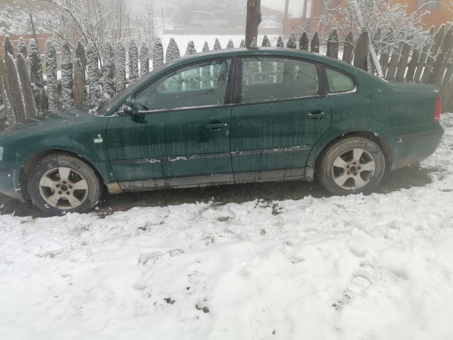 Vând Volkswagen Passat B5