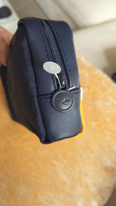 Lufthansa юбилеен несесер, нов, пълен Луфтханза