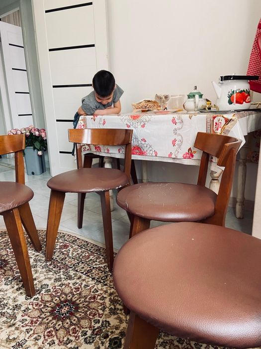 Стулья 5 штук по 1000тенге