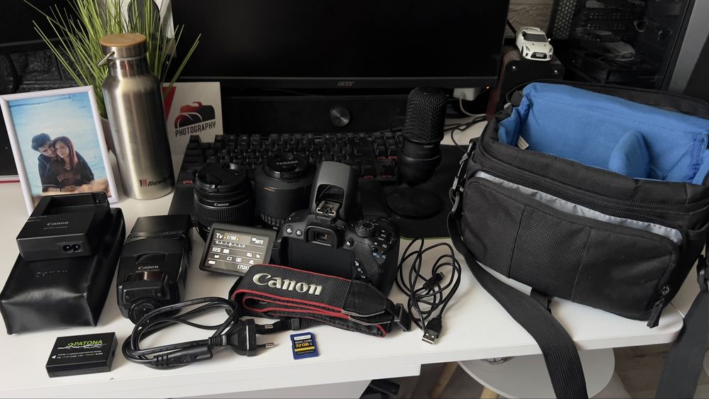 Vand KIT - Canon EOS 700D ( DSLR ) + accesorii