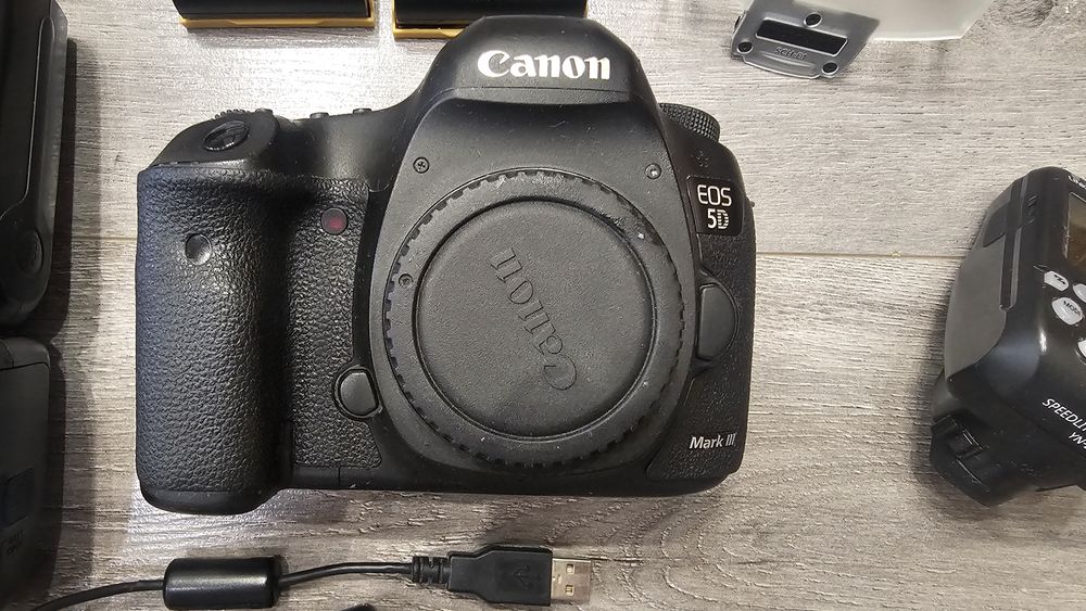 Продам Canon eos 5 mark III