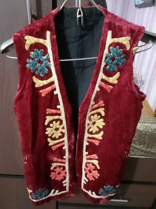 Бұрынғының кәжекей, бешпент сатылады.