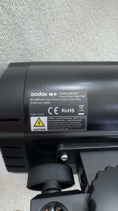 Вспышка Godox Mini Pioneer 200