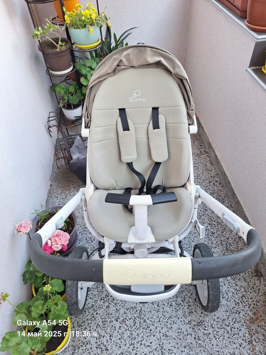 Детска(бебешка)количка quinny куйни