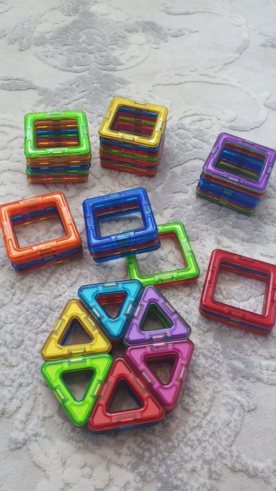 Set original magneți Magformers