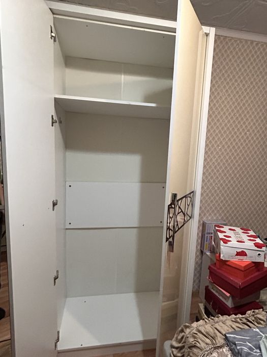 Продается спальный шкаф