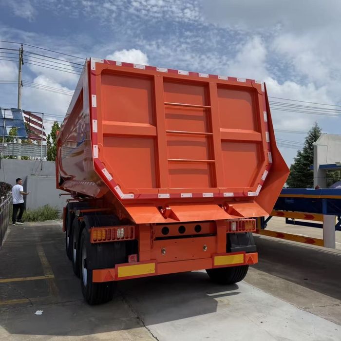 Прицеп сотилади 30 тонна 27 куб подушка  тараси 7.5 тонна