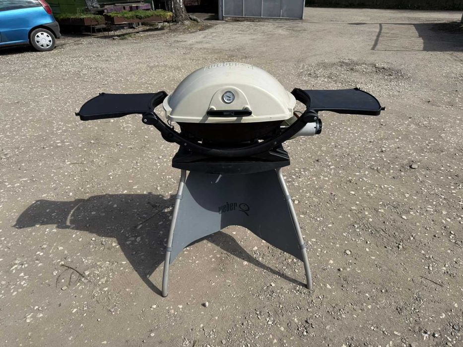 Голямо ббкю WEBER Q 200, чудесно за къмпинг, градина или тераса