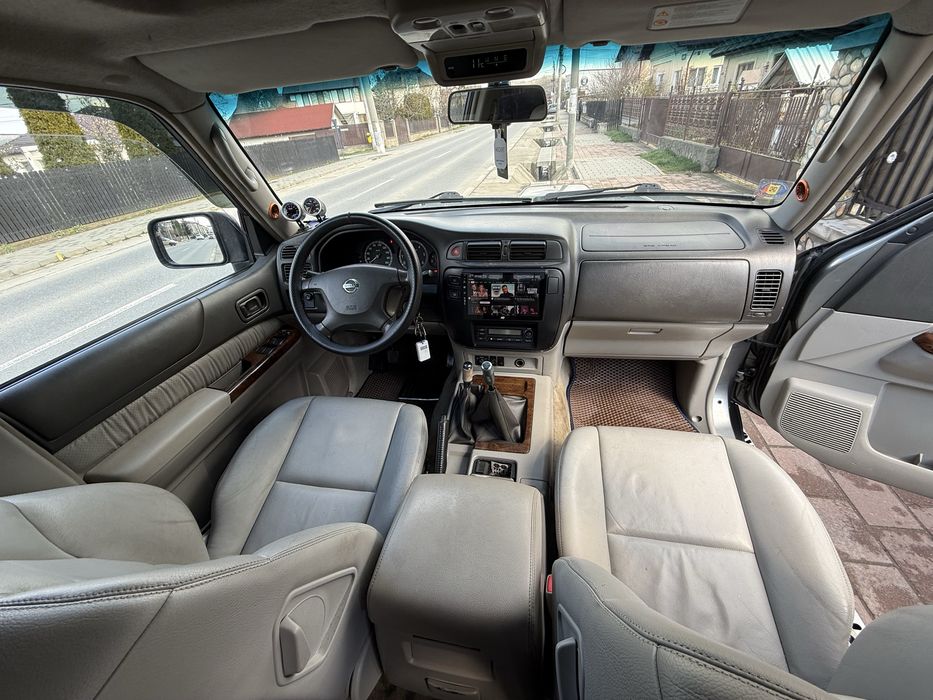 Nissan patrol y61 2004 model america autoutilitar td42