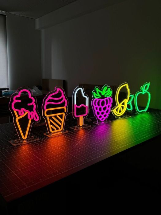 Неоновая вывеска