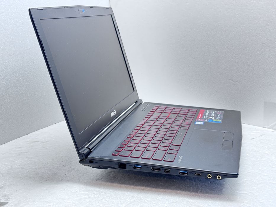 Геймърски лаптоп MSI GL62M 7RDX Gaming – i5-7300HQ / 16GB RAM / GTX 1050 / 256GB NVMe + 1TB HDD