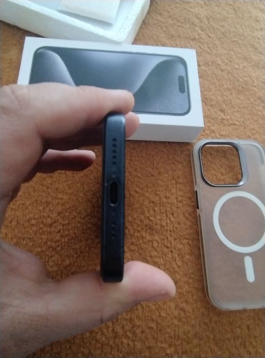 iPhone 15 pro 256 gb