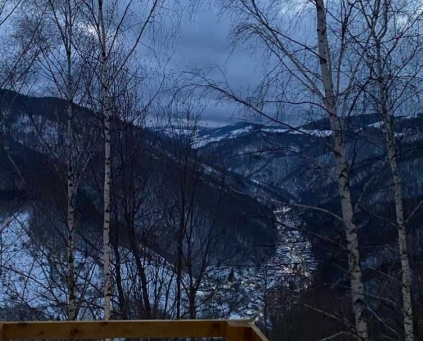 Vand teren Muntele Rece panorama spre Valea Ierii