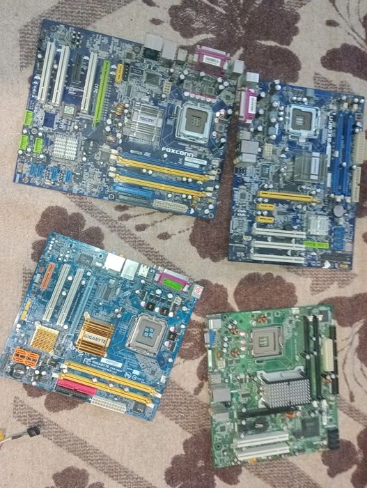 На запчасти. Материнки блоки. Не рабочее