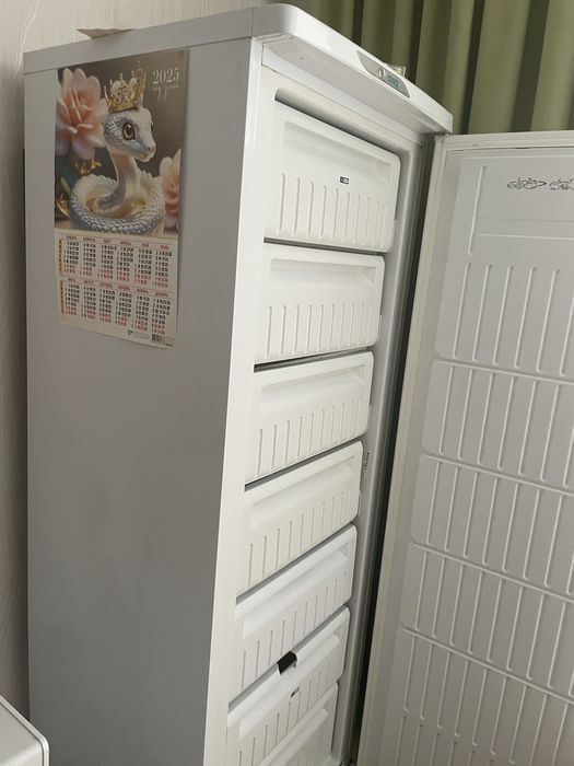 Продам б/у морозильную камеру