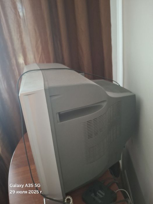 Телевизор старый